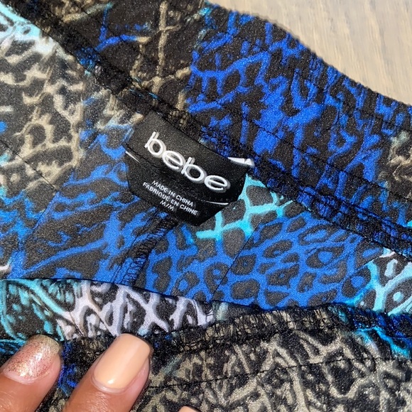 Super Cute Pants 💙🖤✨ - Picture 3 of 5